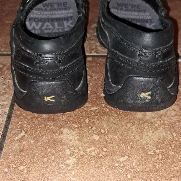 Keen Women's Black Leather Loafers - Picture 5 of 5